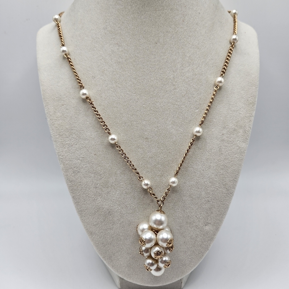 VINTAGE Park Lane Faux Pearl Cluster Pendant Gold Tone Beaded Necklace Signed